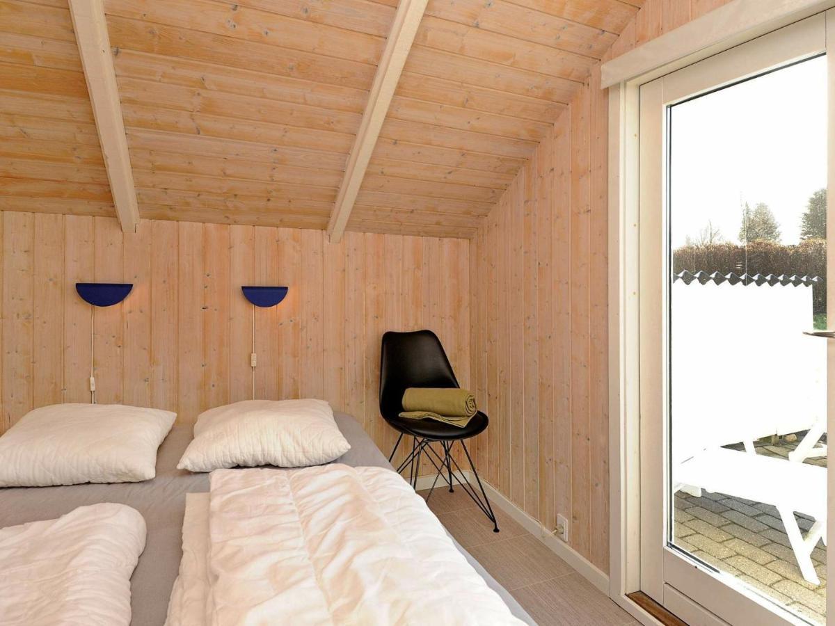 8 Person Holiday Home In Hejls エクステリア 写真