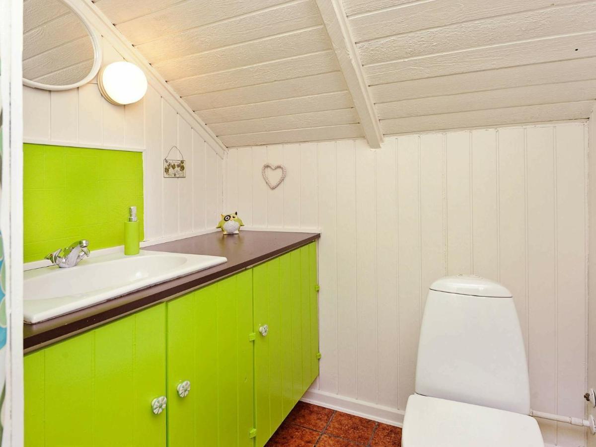 8 Person Holiday Home In Hejls エクステリア 写真