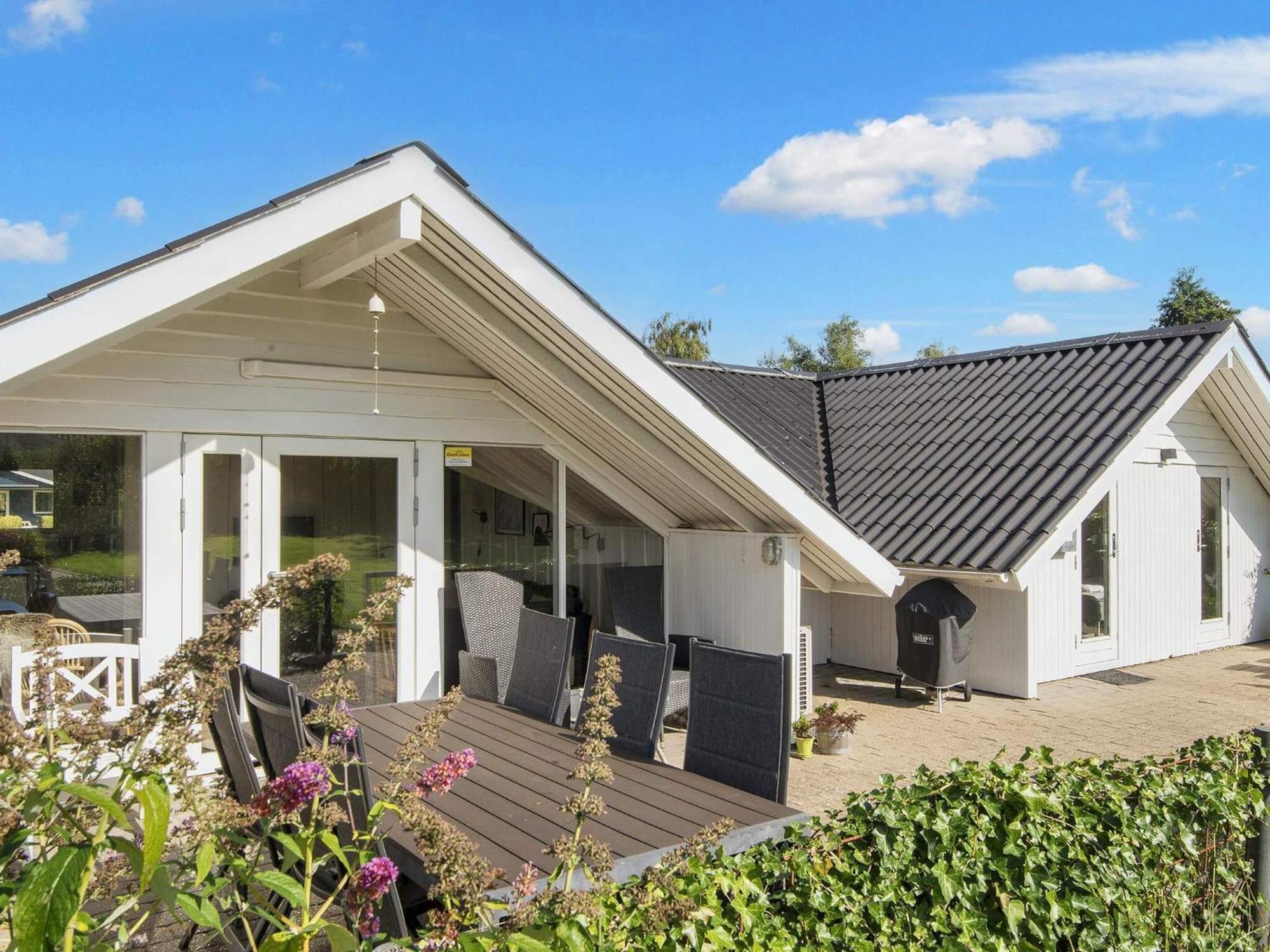 8 Person Holiday Home In Hejls エクステリア 写真