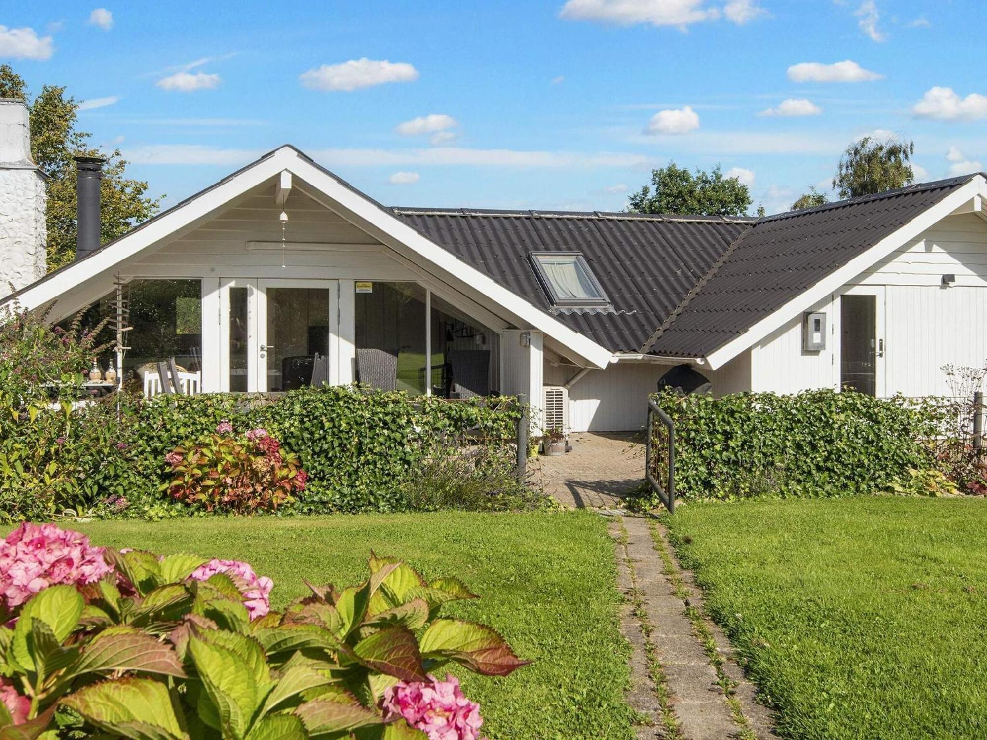 8 Person Holiday Home In Hejls エクステリア 写真